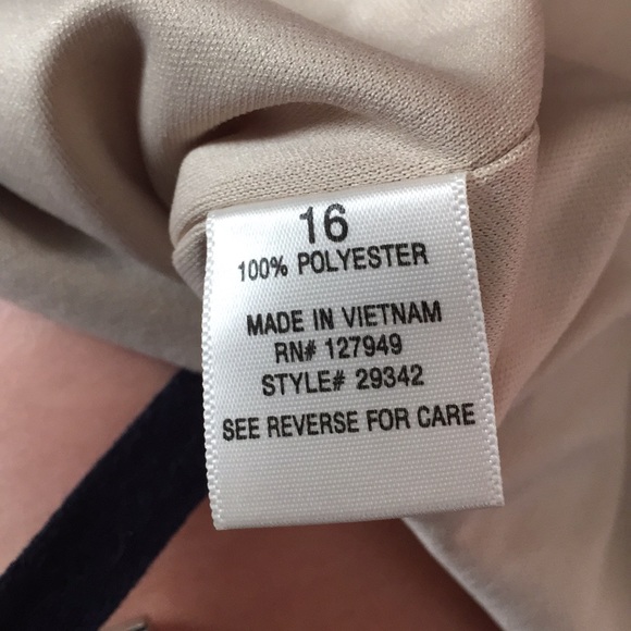 Stunning black lace dress - Picture 9 of 9